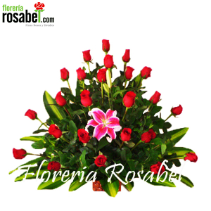 Arreglo floral de 24 rosas rojas