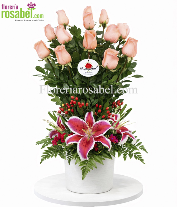 Rosas rosadas para San Valentín 2026 en elegante arreglo floral de Florería Rosabel con envío a domicilio en Lima