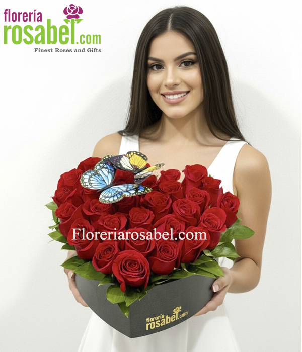 Arreglo Caja corazón de 24 rosas rojas frescas con envío a domicilio en Lima