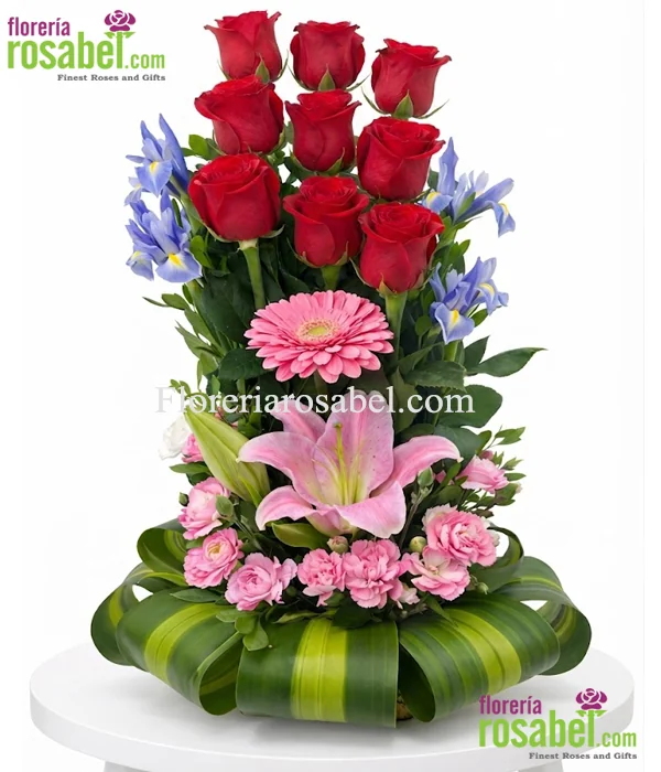 Arreglo floral para cumpleaños con rosas rojas y lirios en Lima