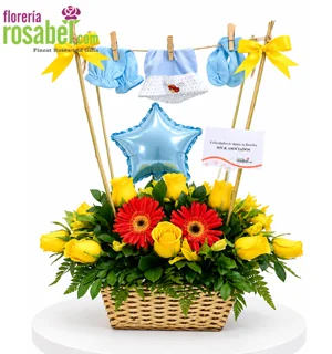 Arreglo floral tendal para bebé niño con flores para nacimiento